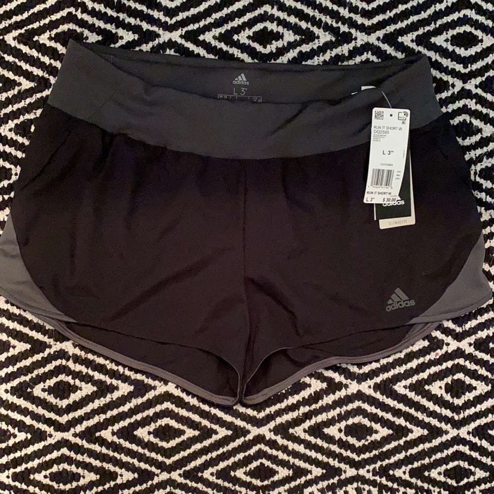 Adidas run it short size Large 3”